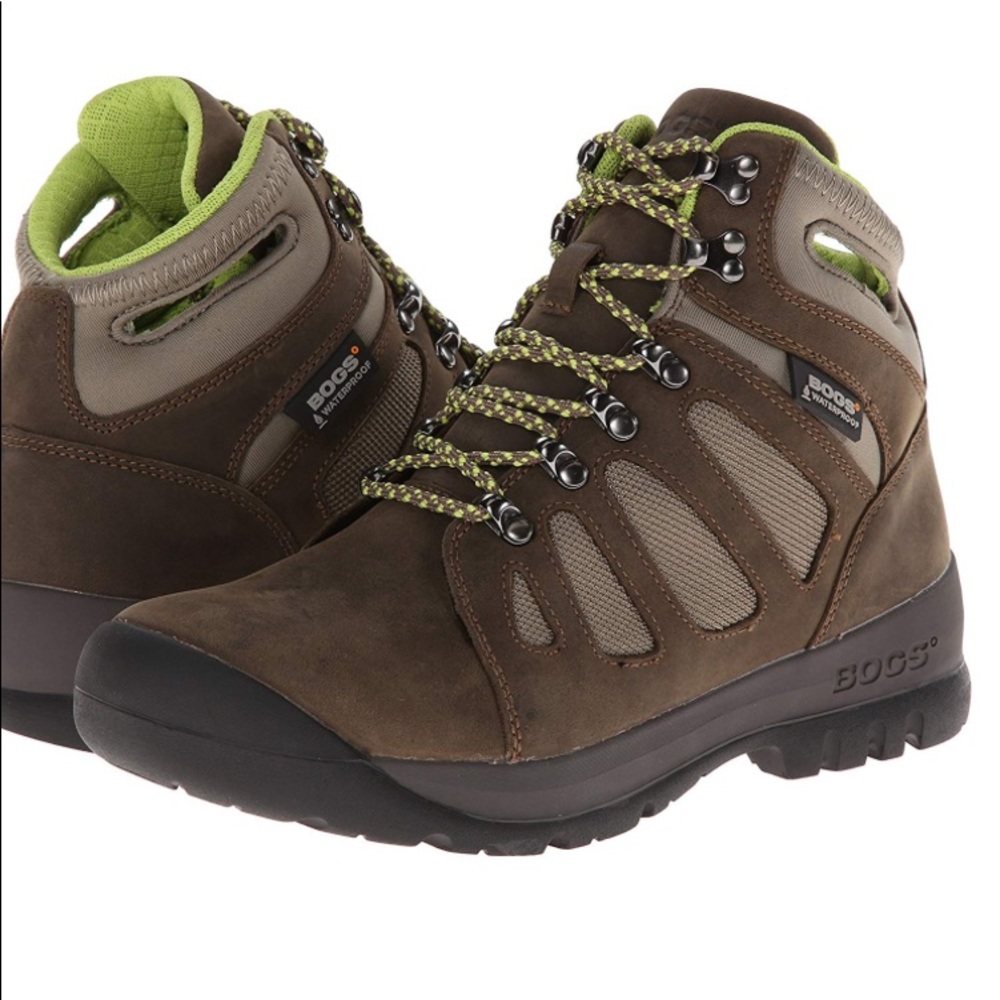 New Women’s Tumalo Hiking Boots